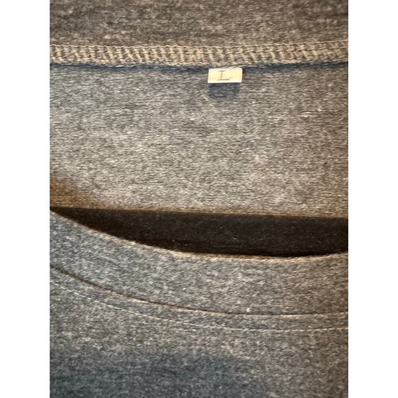 Women's Grey Sunflower Graphic Short Sleeve Tshirt Size Large NWOT - Picture 3 of 6